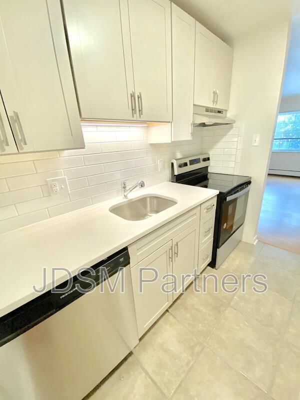 Building Photo - 1415 N Pearl St Unit 102