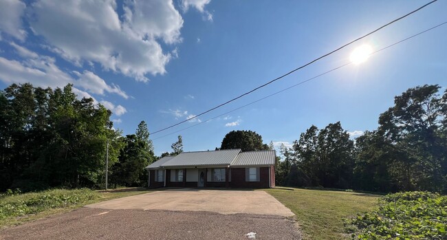 Building Photo - 33 Co Rd 398