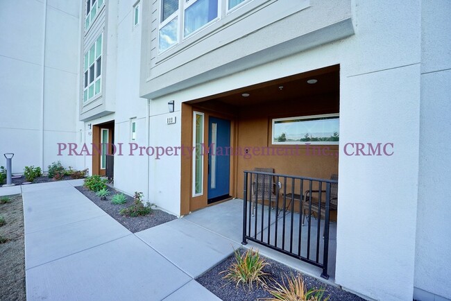 Practically New Townhome with Roof Deck an... - Practically New Townhome with Roof Deck an...