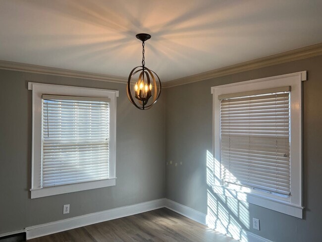 Photo - Beautiful 3 bedroom 1.5 bathroom house available!