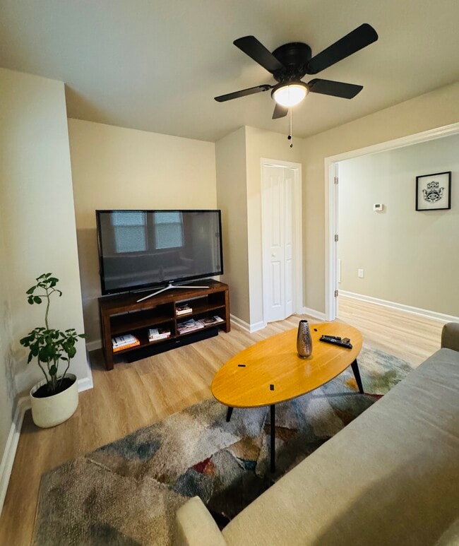 Photo - 2447 McAlpine Terrace