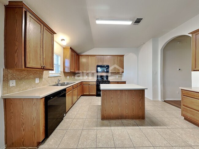 Photo - 121 Campos Dr