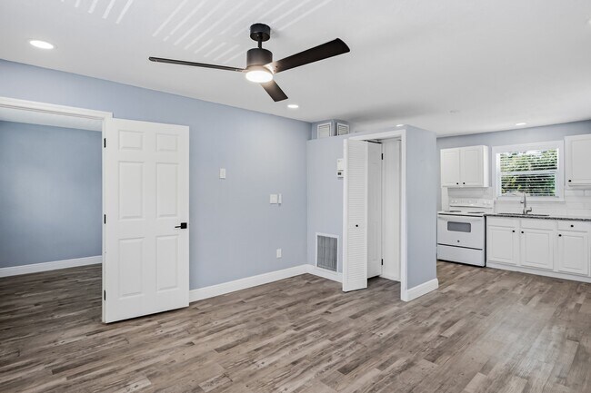 Photo - 7181 49th Ave N