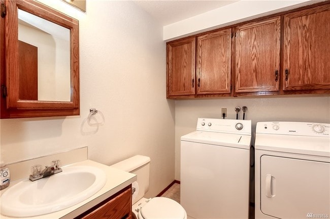 Main Level Laundry/Bath - 12623 Reservoir Rd E
