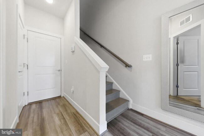 Photo - 1211 Vermeer Ave