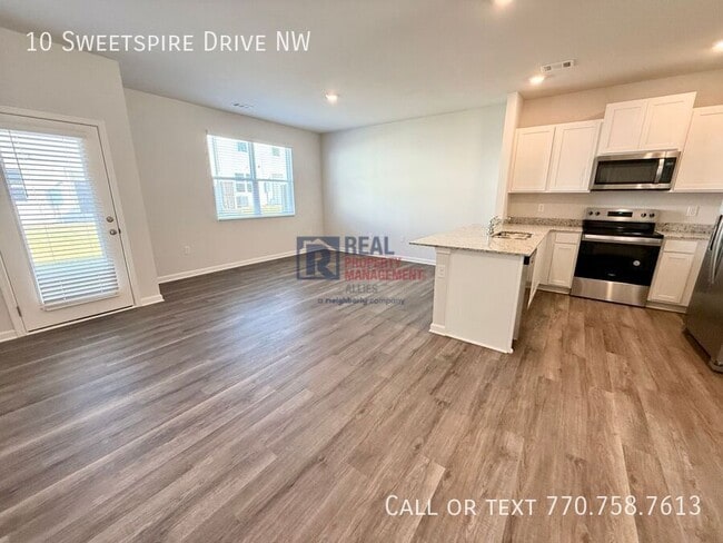 10 Sweetspire Dr NW
