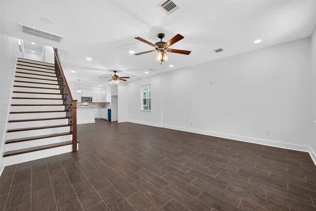 Building Photo - 714 Zoe St