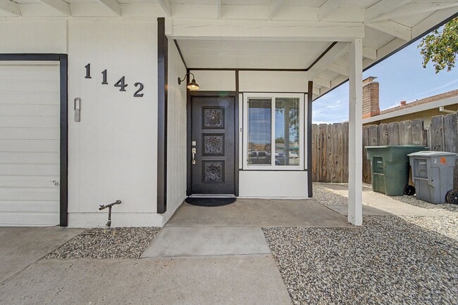Photo - 1142 Nadene Dr