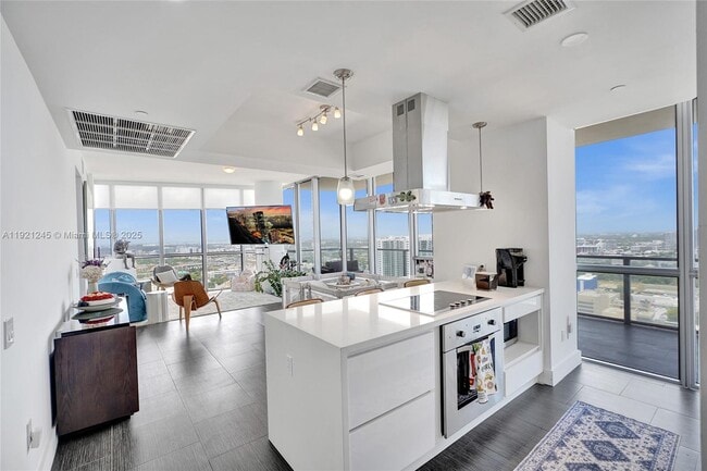 Building Photo - 1100 Biscayne Blvd Unit 3708