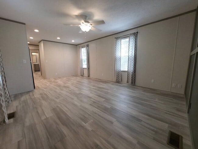 Photo - 1800 SW 12th St