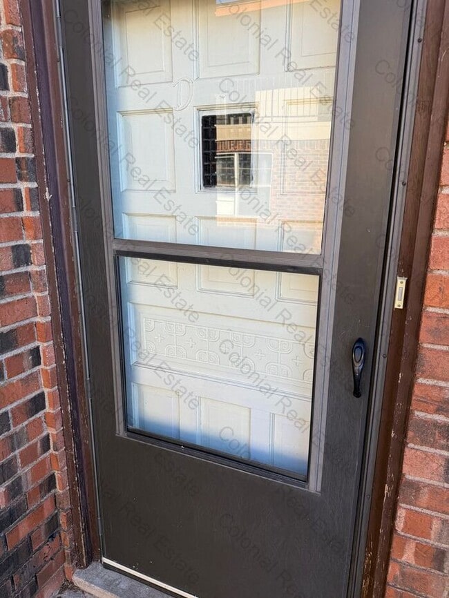 Building Photo - Spacious two story condo