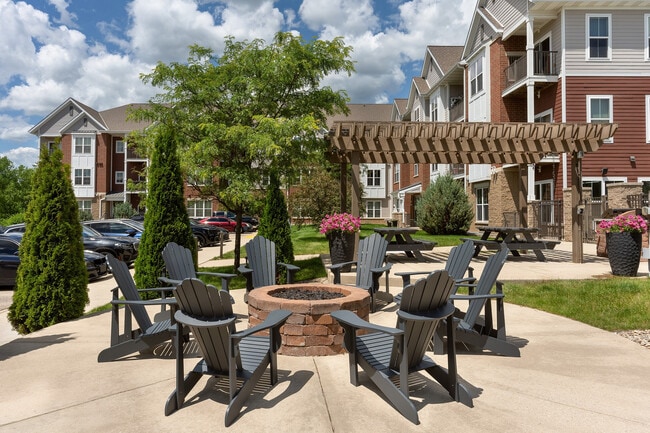 Elan Apartments Outdoor Picnic Area