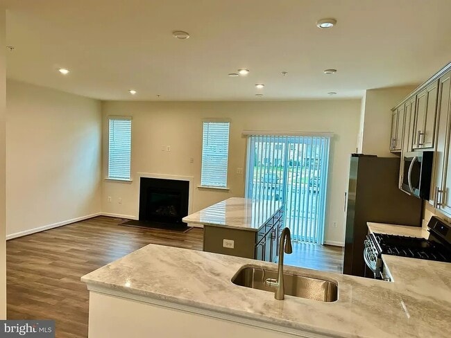 Photo - 209 Jenkins Way