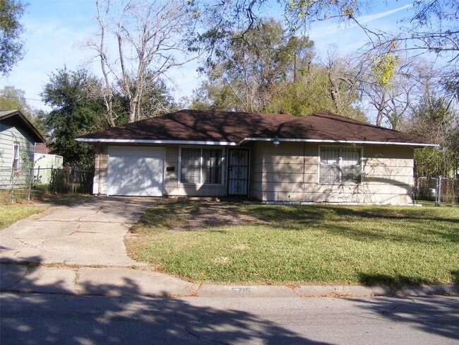 Building Photo - 5715 Westover St Rental