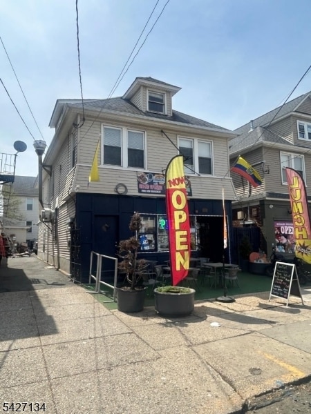 Building Photo - 1036 North Ave