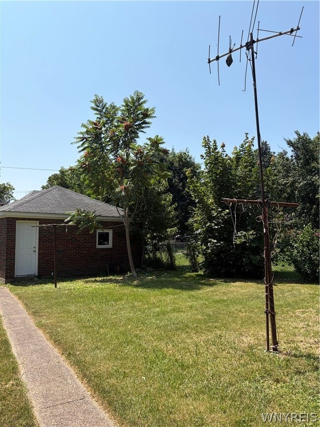 Photo - 1761 Welch Ave