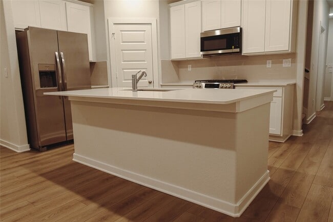 Photo - 8582 Blueberry Ash St