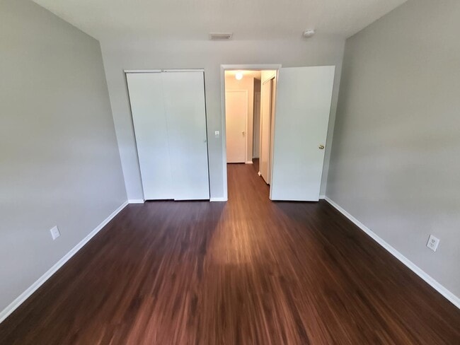 Photo - 205 Red Maple Pl
