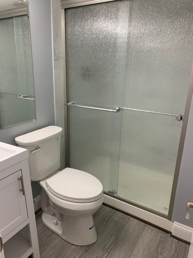 Photo - 148 N East Ave Unidad 5 $850 W/Bath Available 5