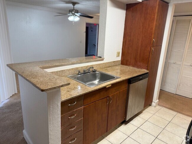 Building Photo - Lexington Place - 1126 Unit 1126 Rental