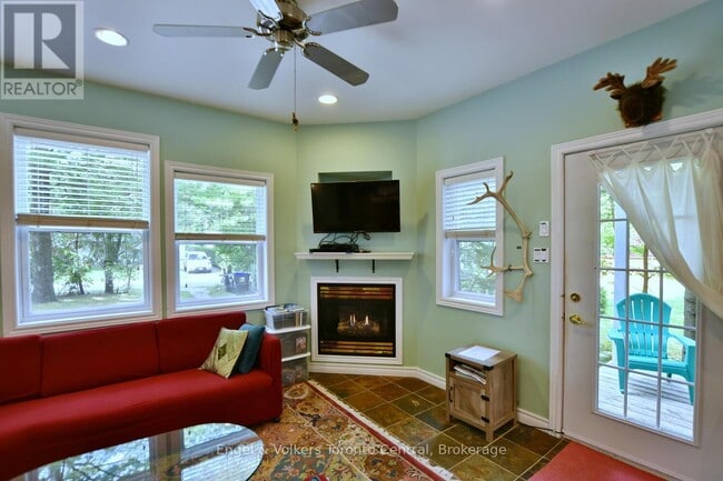 Photo - 21 47th St N