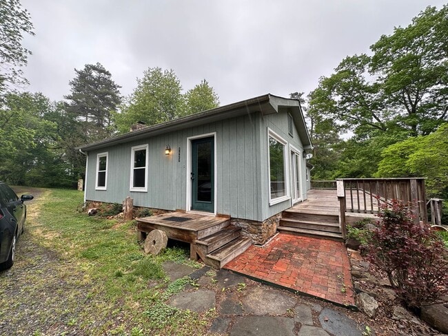 Photo - Garth Road House!