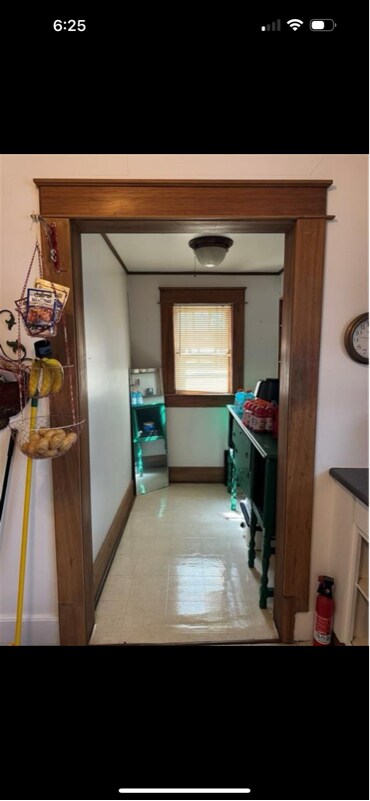 Photo - 613 W 3rd St