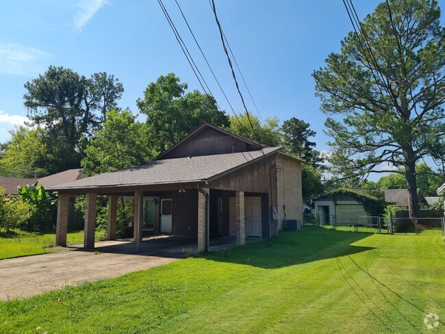 Building Photo - 817 Williamson Rd Rental