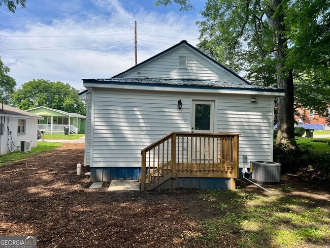 Photo - 416 Gordon St