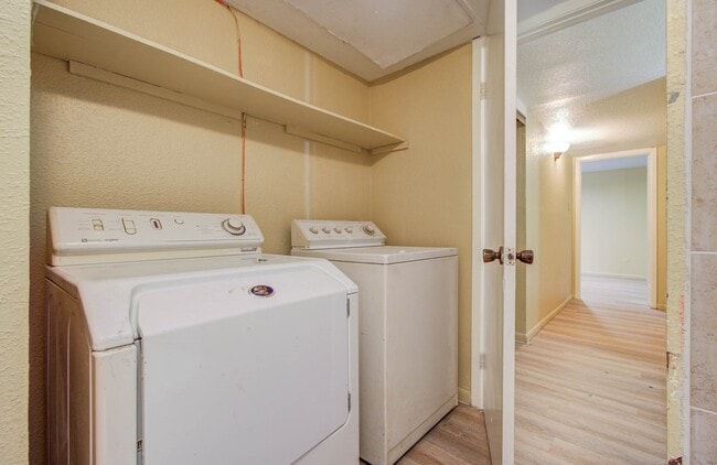 Building Photo - 9000 Bissonnet St