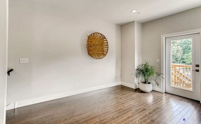 Photo - Luxurious 3 bed 3 bath townhome in Glen Ellyn