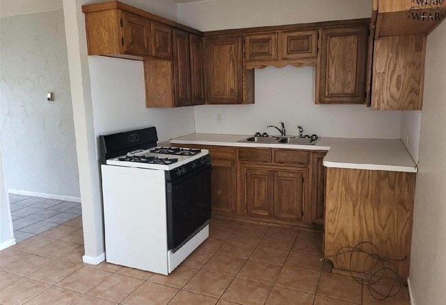 Photo - 1408 Deville St