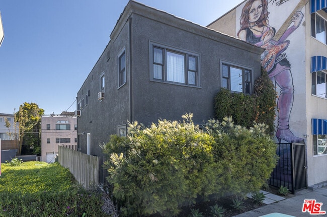 Photo - 1900 Pacific Ave Condo
