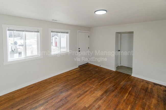 Photo - 1909 S Garden Springs Rd