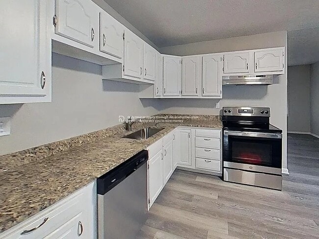 Photo - 5613 Norton Ave