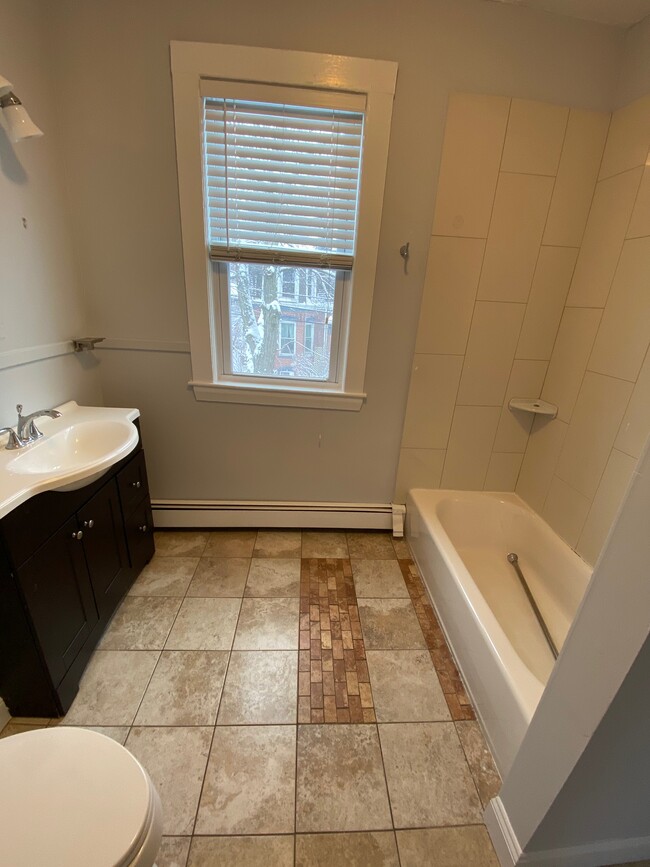 Photo - 27 Newton St Unit 2