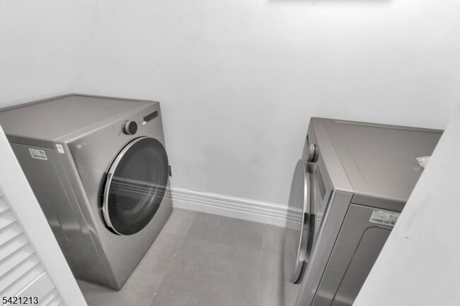 Photo - 157 Fairmount Ave Unidad 3