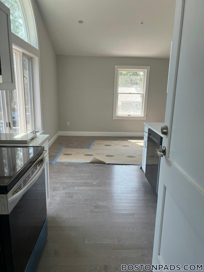 Photo - 328 Bank St Unidad 19