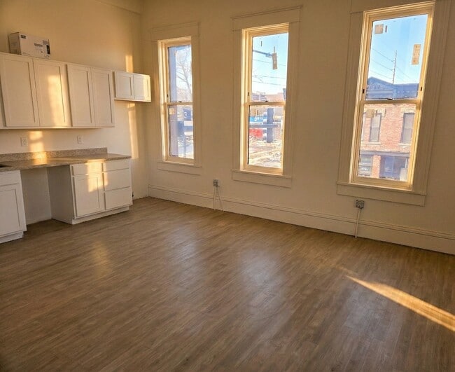 Photo - Townhall Apartments