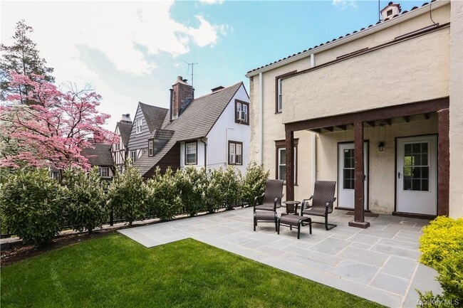 Photo - 107 Kensington Rd Unit 2