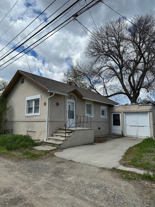 2 Bedroom House - 2 Bedroom House