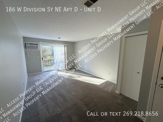 Photo - 186 W Division St NE Unidad D