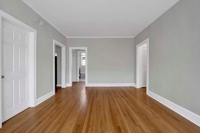 Photo - 1239 W Greenleaf Ave