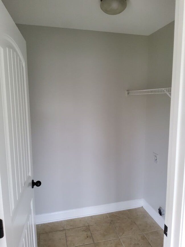 Photo - Modern Southaven Home with Two-Car Garage