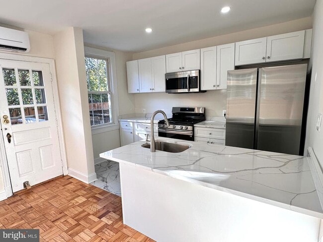 Photo - 2600 16th St S