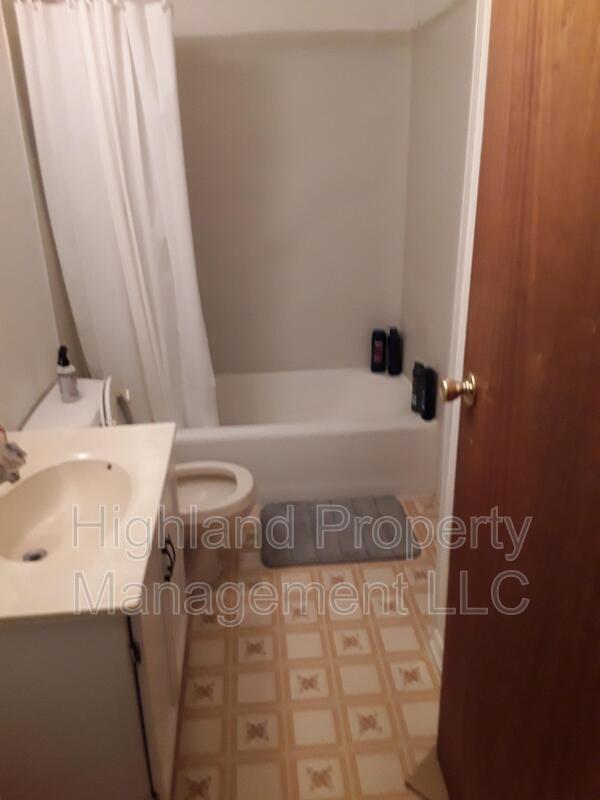 Photo - 1745-1747 NE Wheatland Dr