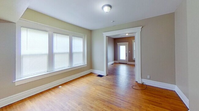 305 E 19th Ave