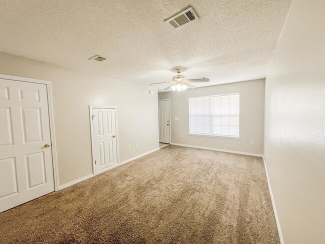 Photo - 224 Runnymeade Dr