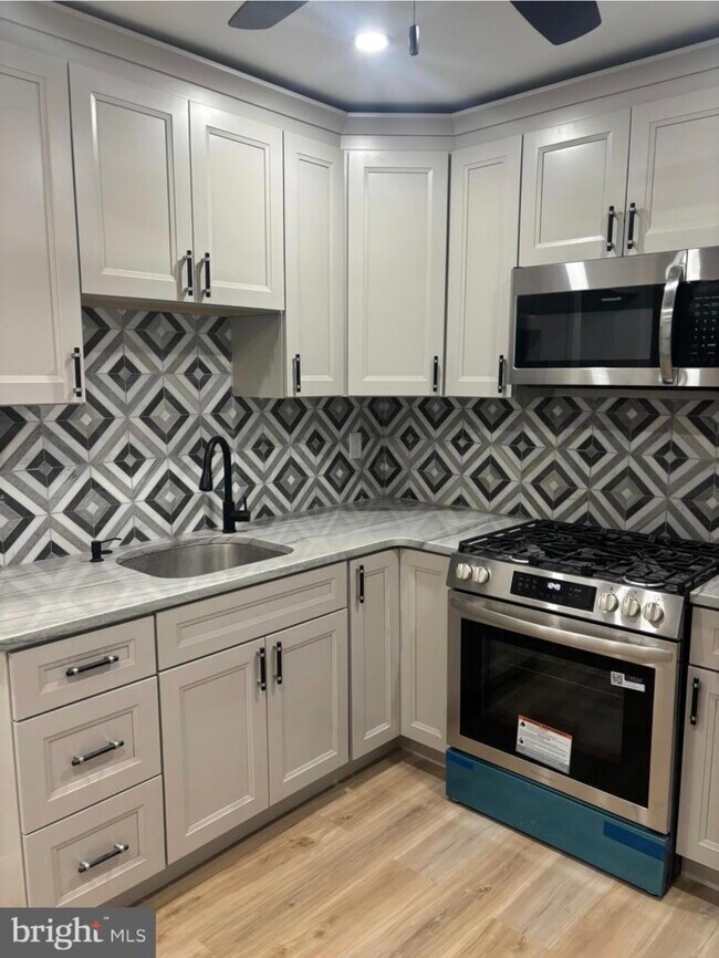 Photo - 320 Loney St Unit 3