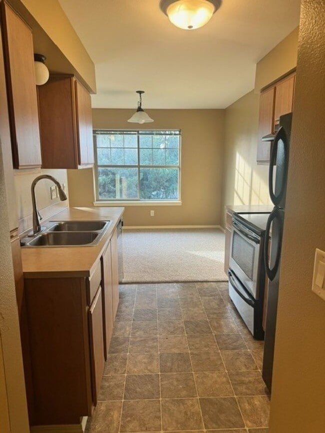 195-Santiam Village Apartments